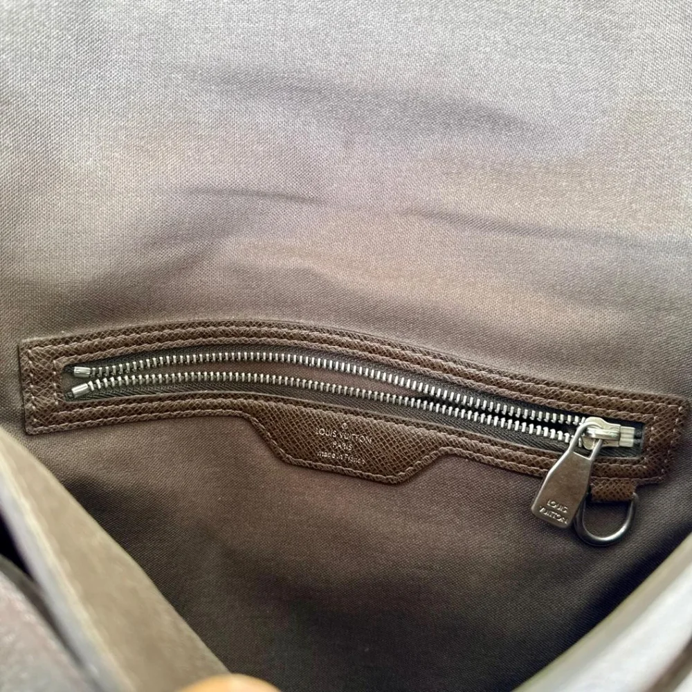 Louis Vuitton Tiaga Roman Grizzli